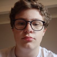 Vrai professeur de maths &agrave; Autun avec le dipl&ocirc;me Cambridge