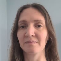 Professeure agr&eacute;g&eacute;e donne cours &agrave; partir de la seconde