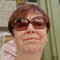 Professeur de l'&eacute;ducation nationale &agrave; la retraite, propose des cours de math par groupe de 4 eleves