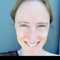 Bonjour, je suis professeur des &eacute;coles depuis 22 ans et sp&eacute;cialis&eacute;e dans l'enseignement de la lecture.