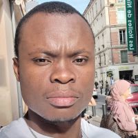 Titulaire d'un Master en linguistique et enseignement du français, j'aide les élèves au renforcement de leur capacité.