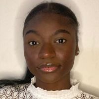 Etudiante en management et gestion de projet sp&eacute;cialis&eacute; en durabilit&eacute; aide aux devoirs de la primaire au lyc&eacute;e