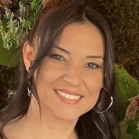 Professeur des &eacute;coles pendant 15 ann&eacute;es, je propose des cours d'aide aux devoirs, de soutien scolaire jusqu'en 4&egrave;me.