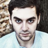 Professeur de piano. Je donne des cours de piano en ligne sur mon site pour 29 euros par mois.