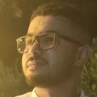 Professeur de l'&eacute;ducation nationale donne cours niveau coll&egrave;ge &agrave; Paris