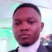 Titulaire d'un Master 2 en physique sp&eacute;cialit&eacute; &eacute;lectronique &Eacute;lectrotechnique j'aide en math&eacute;matiques et physique