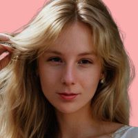 Louise, form&eacute;e &agrave; la Sorbonne : m&eacute;thode innovante, ressources modernes, progr&egrave;s garantis.