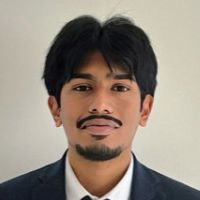 El&egrave;ve ing&eacute;nieur a&eacute;ronautique et de l&rsquo;Espace proposant des cours de math&eacute;matiques en visio