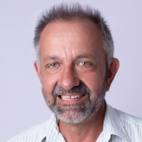 Je suis Renaud, votre formateur. Je vous accompagne dans l&rsquo;am&eacute;lioration de votre fran&ccedil;ais conversationnel du quotidien.