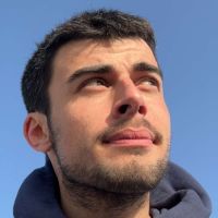 &Eacute;tudiant v&eacute;t&eacute;rinaire donne cours de sciences