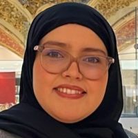 Professeur d'anglais donne des cours d'anglais dynamiques et interactifs