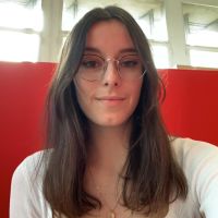 Etudiante v&eacute;t&eacute;rinaire donnant des cours de maths, physique chimie et SVT en visio