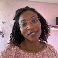 Professeure de l'&eacute;ducation nationale donne cours d'anglais