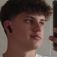 Etudiant en &eacute;cole d&rsquo;ing&eacute;nieur en a&eacute;ronautique &agrave; l&rsquo;IPSA Paris Je propose des cours de math&eacute;matiques, physique et chimie p