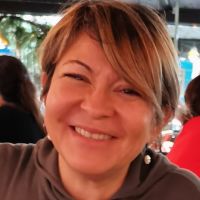 Professeure d'espagnol de l'Education Nationale, donne cours tous niveaux, pr&eacute;paration bac et BTS.