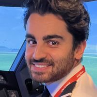 Ing&eacute;nieur a&eacute;ronautique et &eacute;tudiant pilote de ligne, je propose du soutien en maths, physique-chimie et anglais