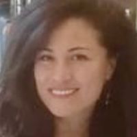 Professeure ayant enseigné à l'école, collège, lycée et université. Doctorante en sciences de l'éducation.