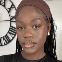 Étudiante en L1 de droit, titulaire d’un bac général mention Bien, je propose des cours clairs et structurés