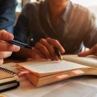 Professeur exp&eacute;riment&eacute; et passionn&eacute; par l'enseignement, je propose des cours de soutien en maths, physique et chimie