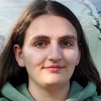 &Eacute;l&egrave;ve ing&eacute;nieure g&eacute;n&eacute;raliste, sp&eacute;cialis&eacute;e en biom&eacute;canique et robotique. Propose des cours de maths et d'informatique.