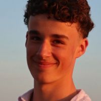 &Eacute;tudiant en 2ᵉ ann&eacute;e de m&eacute;decine 🩺 r&eacute;alisant un master 1 de biologie en parall&egrave;le. 20/20 au bac de SVT, cours diverses