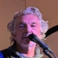 Professeure titulaire en fran&ccedil;ais et philosophie