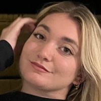Dipl&ocirc;m&eacute;e d&rsquo;un bac sp&eacute;cialit&eacute;s SVT et anglais depuis 2022. Je me ferai un plaisir de vous aider lors de vos devoirs.