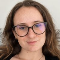 &Eacute;tudiante en 4e ann&eacute;e d&rsquo;&eacute;cole d&rsquo;ing&eacute;nieur sp&eacute;cialit&eacute; m&eacute;canique, peut aider en math&eacute;matiques et en physique