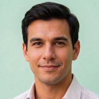 &Eacute;tudiant en &eacute;cole d'ing&eacute;nieur qui donne cours de maths, de physique chimie, d'informatique