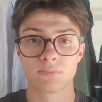 Etudiant en L3-Maths/&eacute;co donne des cours de Maths et de SES &agrave; tout les niveaux du secondaire.