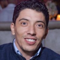Enseignant de math&eacute;matiques dans le syst&egrave;me AEFE, titulaire d&rsquo;un Master en maths appliqu&eacute;es et actuellement en MEEF