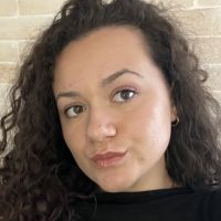 &Eacute;tudiante en deuxi&egrave;me ann&eacute;e de droit, je propose des cours adapt&eacute;s et du soutien scolaire ou des aides aux devoirs.
