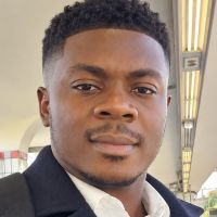 Ing&eacute;nieur en g&eacute;nie civil et &eacute;tudiant au CHEC, j'aide les &eacute;l&egrave;ves du coll&egrave;ge au lyc&eacute;e &agrave; ma&icirc;triser leurs cours.