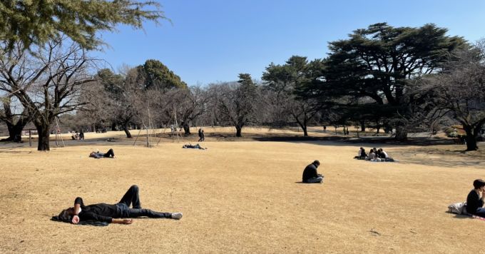 週末、新宿御苑で陽を浴びながら仕事観や人生について語らいたい