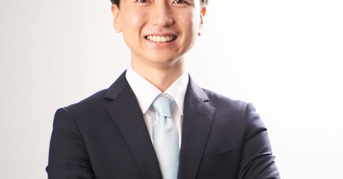 實重　遊