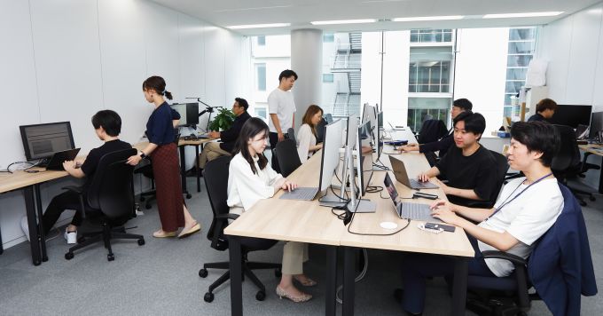 大手しか経験のない中で、正社員3名のベンチャーに飛び込んだ結果