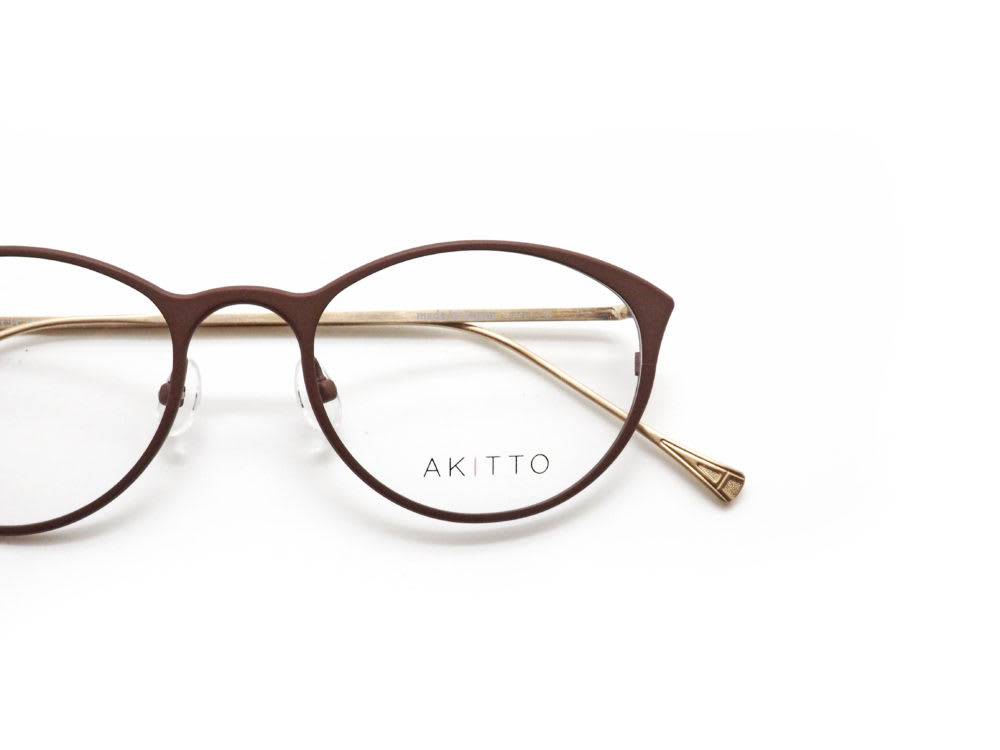 新作紹介とお休みのお知らせ AKITTO, ive