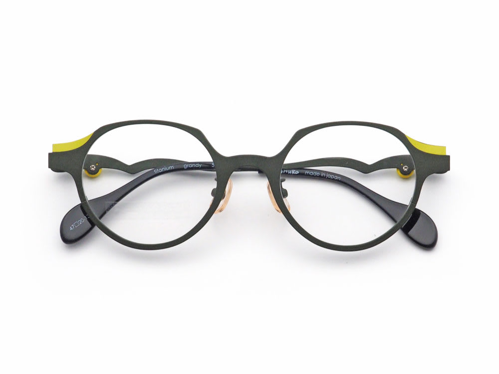 目元にワンポイント KAMURO, grandy