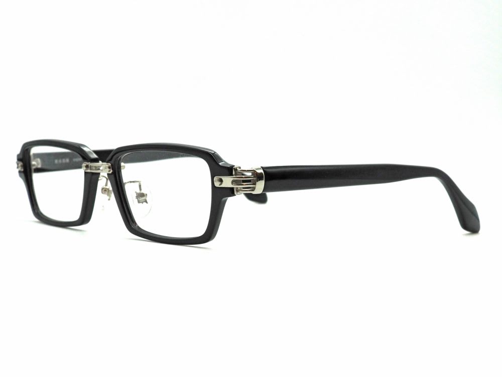 less than human, 飲水思源 眼鏡工房久保田