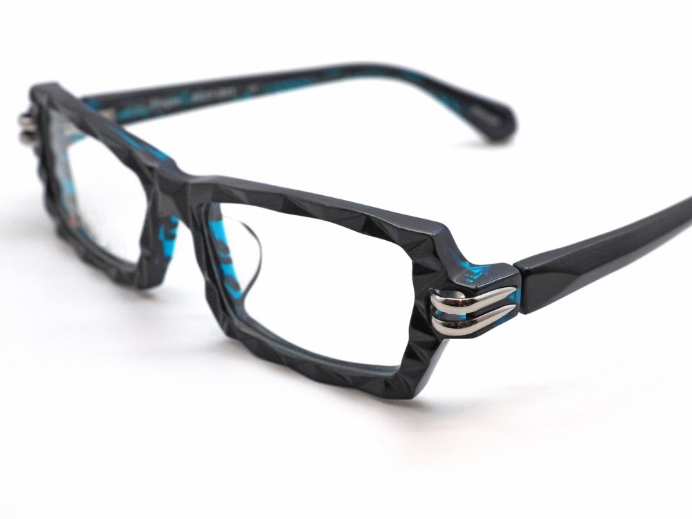 less than human, Slogan　眼鏡工房久保田