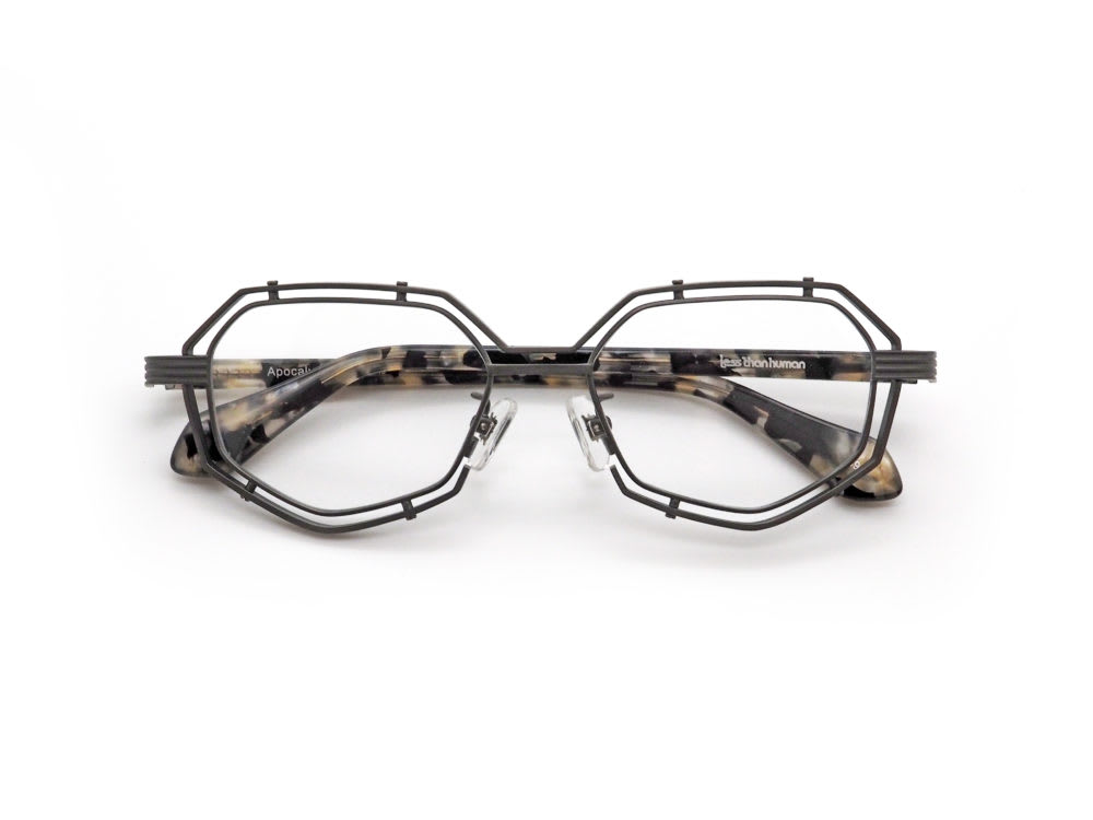 less than human, Apocalypse 眼鏡工房久保田