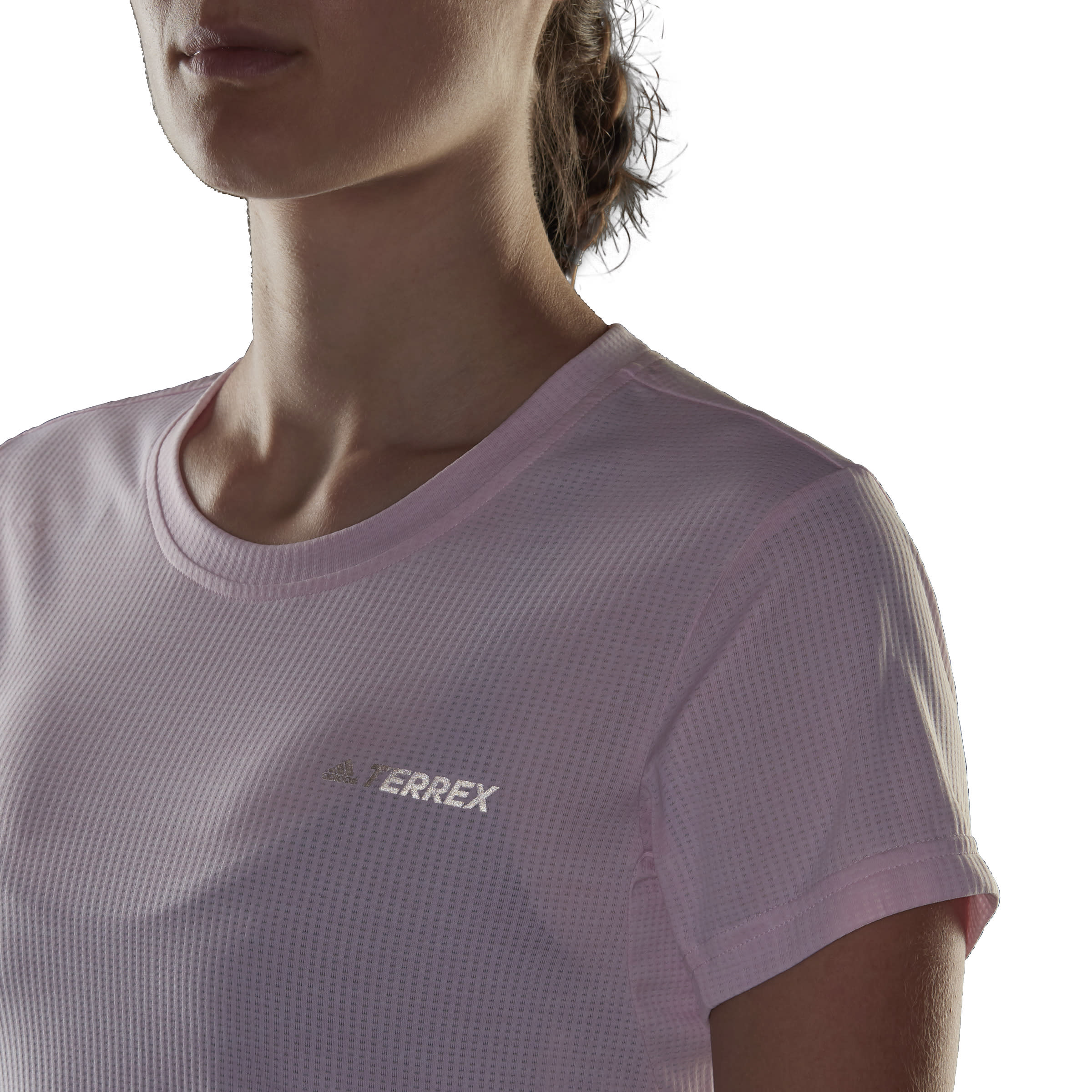 GQ4276_11_APPAREL_On Model_Detail View 3_white