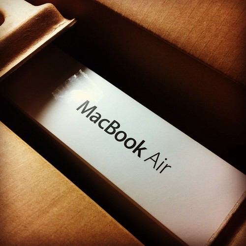 念願のAir!! MacBookAir Mid 2013買いました