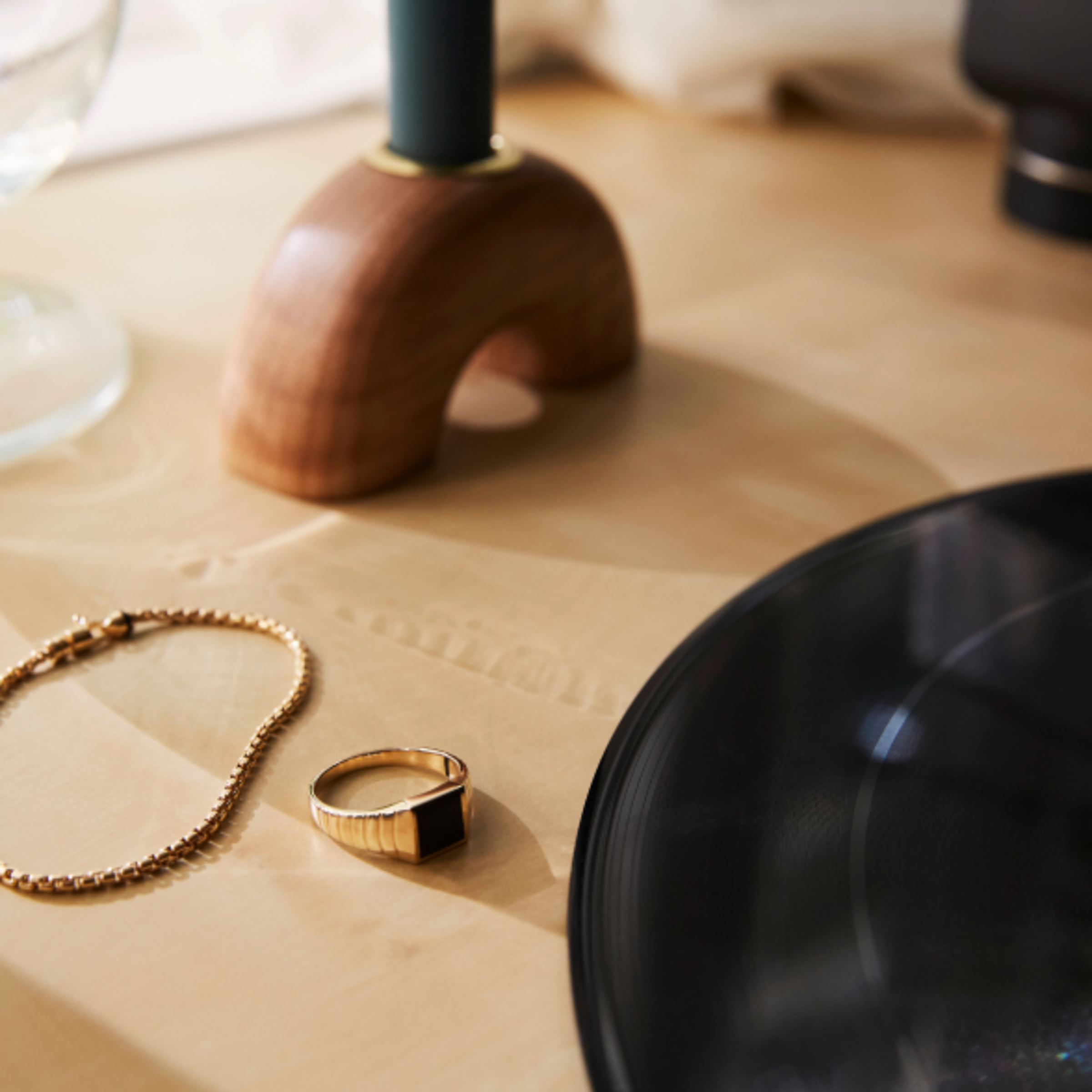 Mejuri Everyday Fine Jewelry Minus The Traditional Markups Today's favorite 16 mejuri.com coupon code for october 2020:get 25% off. mejuri everyday fine jewelry minus