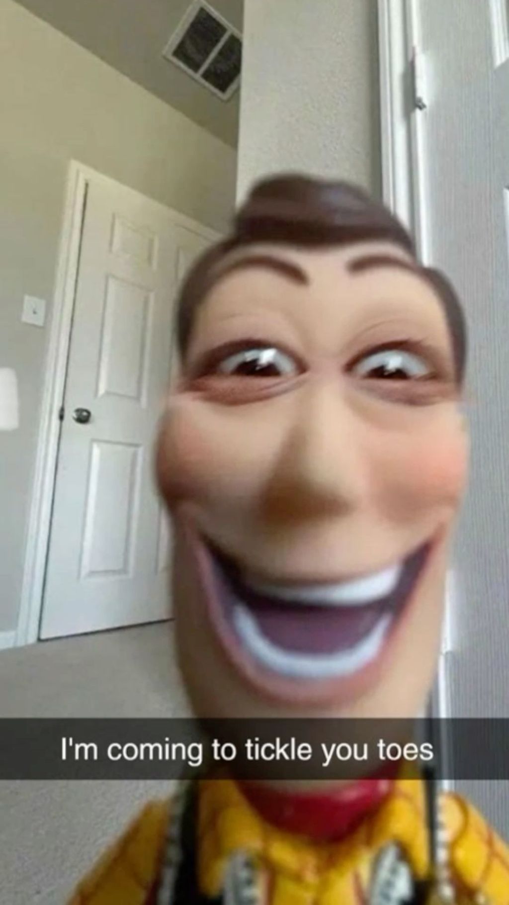 I'm com ing to tickle you toes