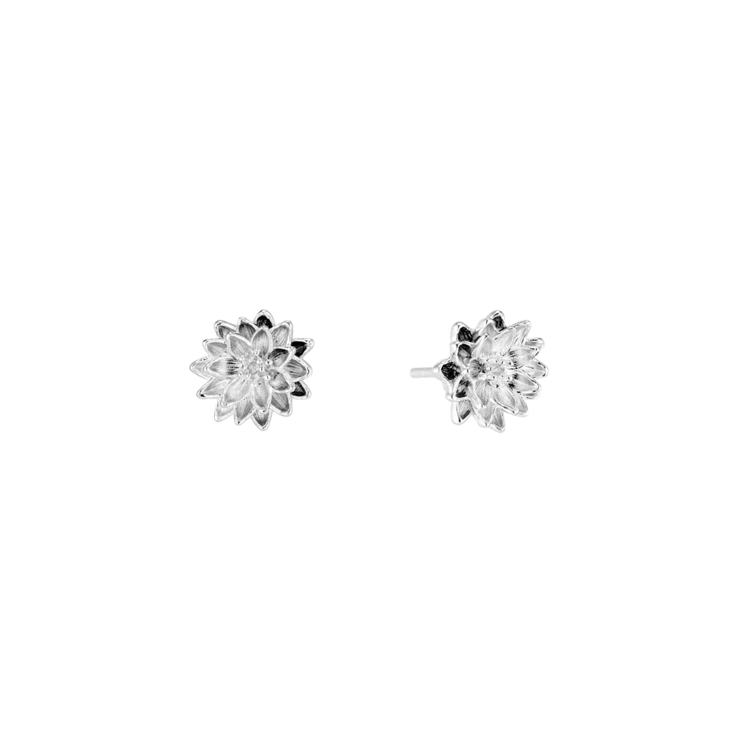 Water Lily Earrings in Pure Platinum from Menē.