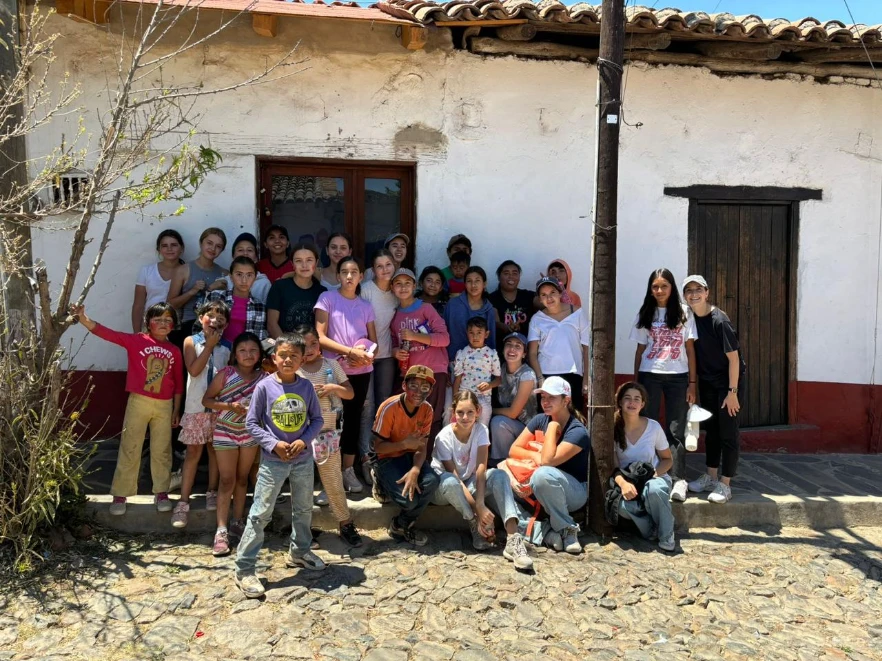 Visitas apoyos alimentos, vestido y mejora de vivienda a integrantes de colonias periferias