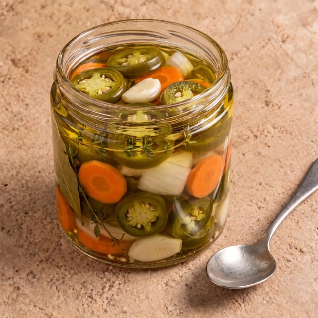 Jalapeños en escabeche que quedan crujientes