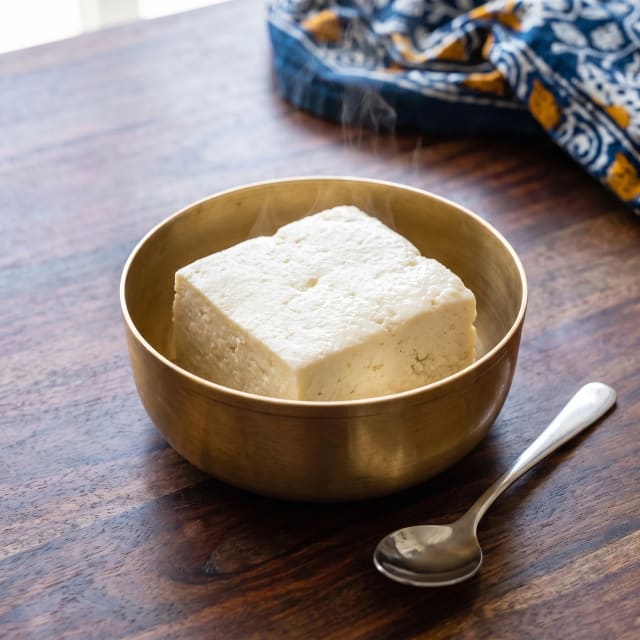 Paneer casero prensado que no se desmorona