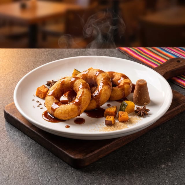 Picarones de camote con miel de piloncillo